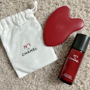 Chanel No.1 Camellia eye serum & massage tool